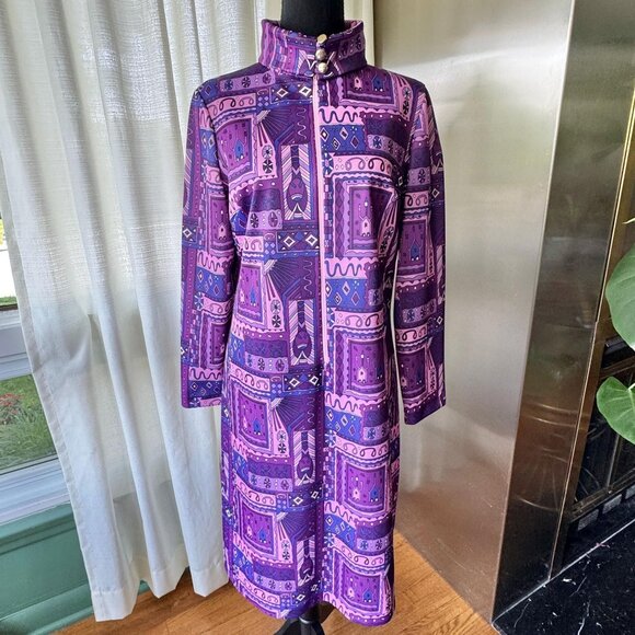 Vintage 70s dress, purple pink MOD pattern, convertible collar, knee-length long - Picture 1 of 9